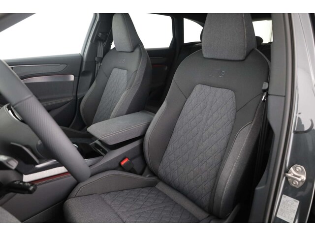 Audi A6 Avant Quattro S-Tronic