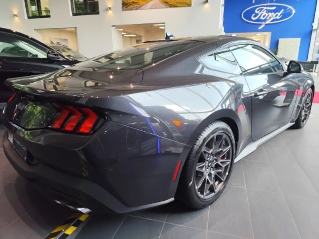 Ford Mustang Fastback GT 5.0 V8