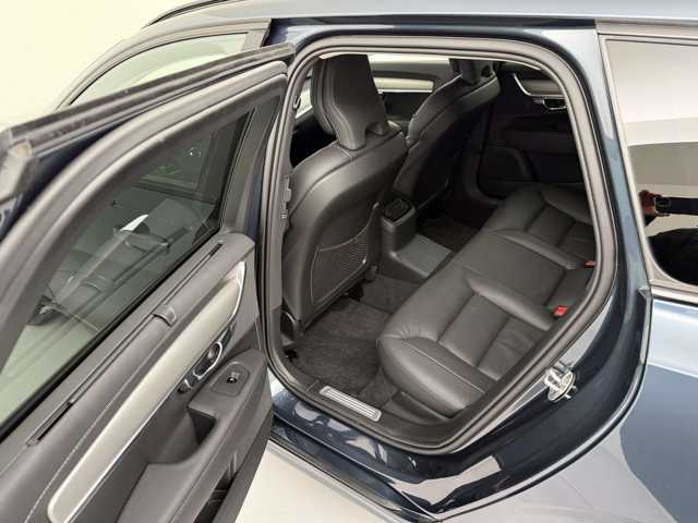 Volvo V90 AWD Dark Plus Recharge T8