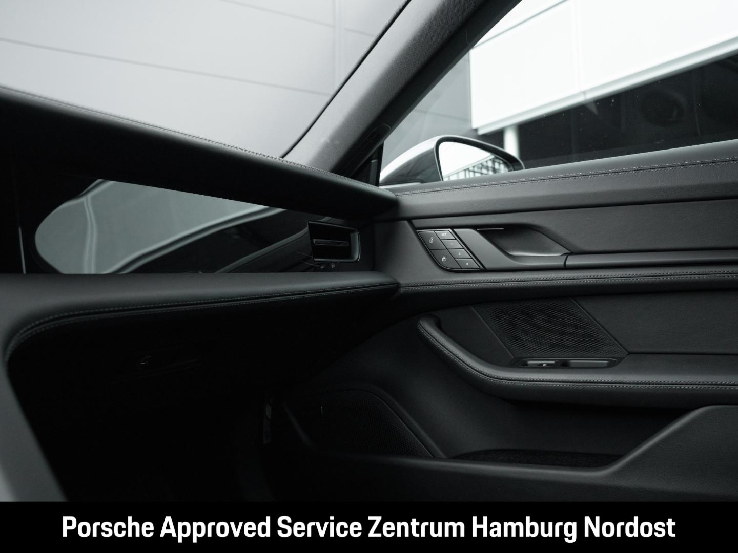 Porsche Taycan 4S Cross Turismo