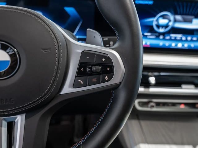 BMW X7 M 60i FACEL. PANO AHK HUD 360° LED STANDHZ