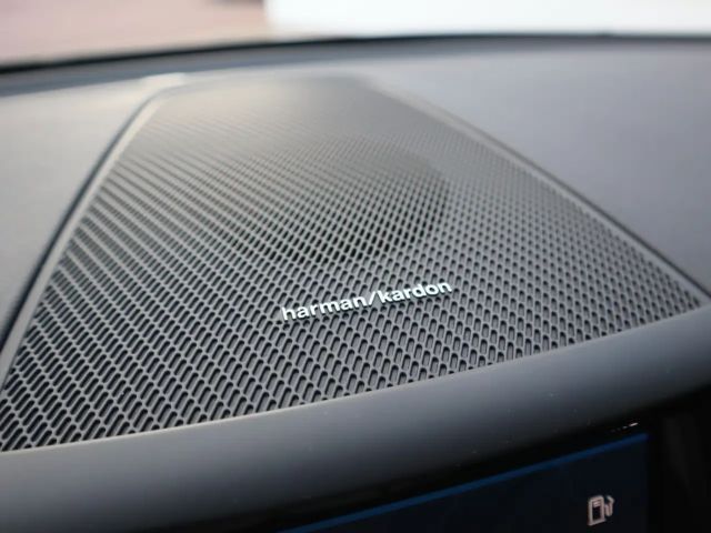 Volvo XC60 AWD Dark Plus