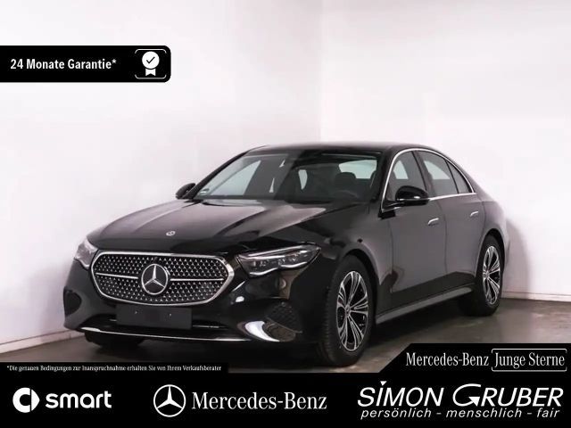 Mercedes-Benz E 200 4MATIC AVANTGARDE Sedan