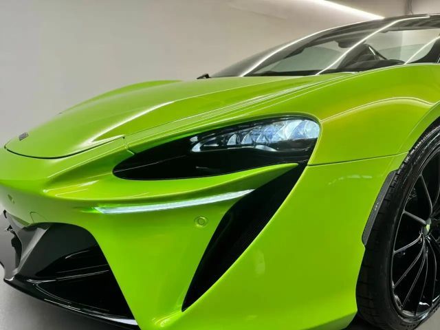 McLaren Artura Spider