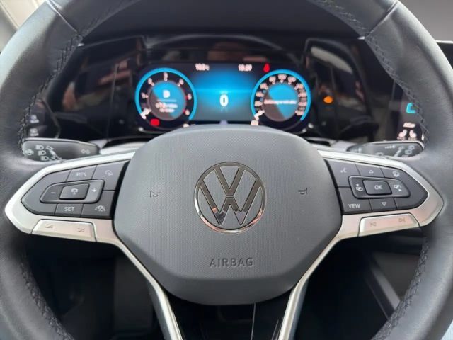 Volkswagen Golf Life Variant