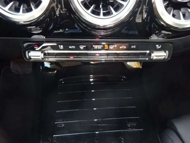 Mercedes-Benz CLA 200 Progressive