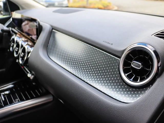 Mercedes-Benz B 200 Progressive Sedan