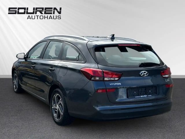 Hyundai i30 DCT AUTOMATIK KLIMA + SITZHEIZUNG + TEMPOMAT + PAR