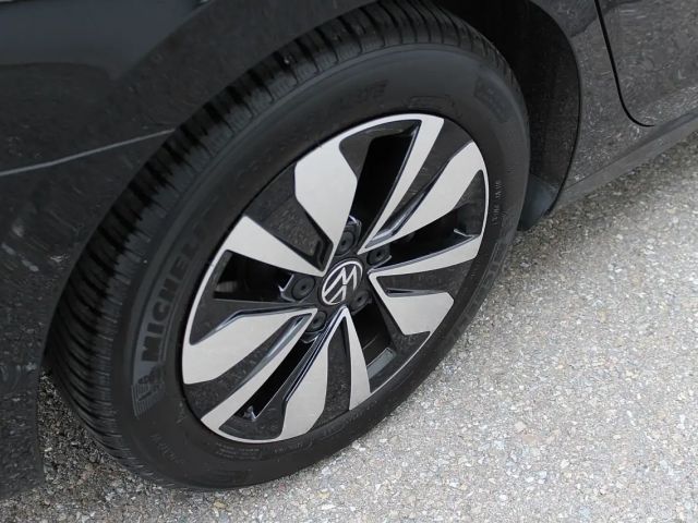 Volkswagen Golf ACT DSG Life Variant