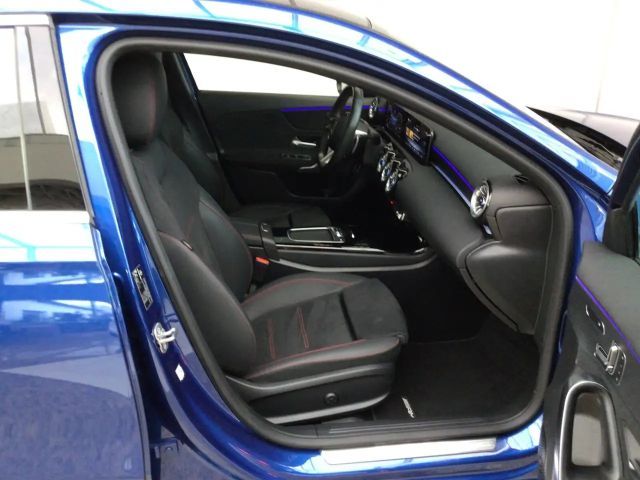 Mercedes-Benz A 250 4MATIC AMG Line Premium