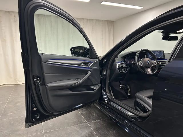 BMW 530 530d M-Sport Touring xDrive