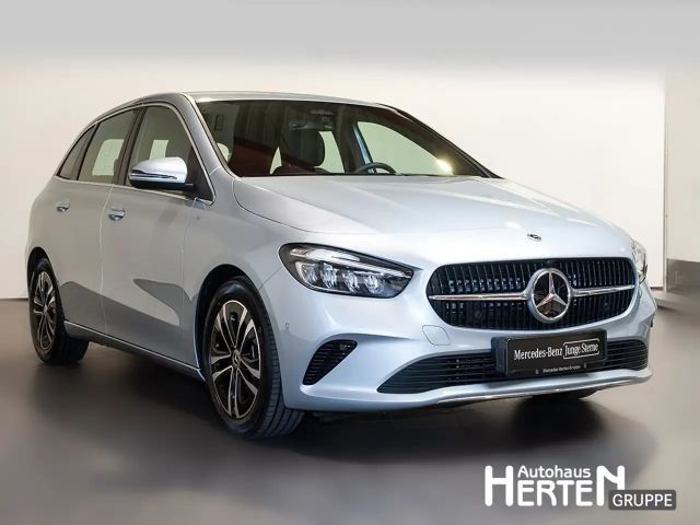 Mercedes-Benz B 200 Progressive Sedan