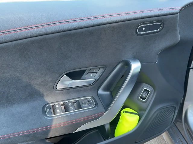 Mercedes-Benz CLA 200 AMG Line Shooting Brake