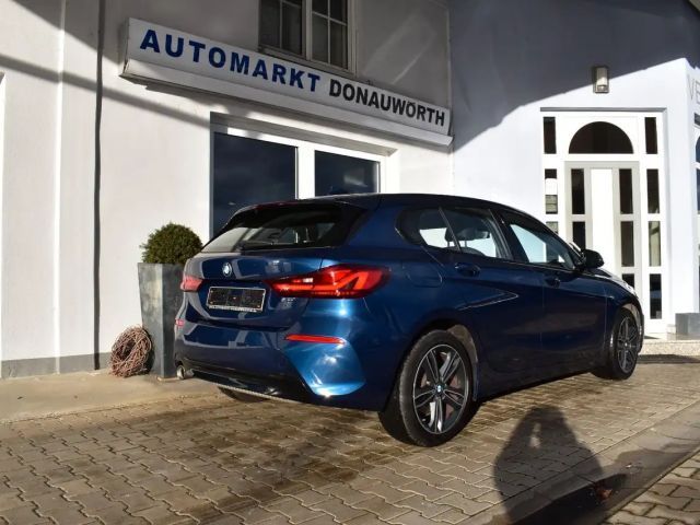 BMW 118 118i Sedan Sport Line