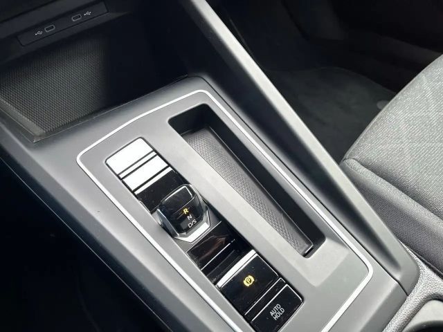 Volkswagen Golf 1.5 eTSI DSG Life Variant