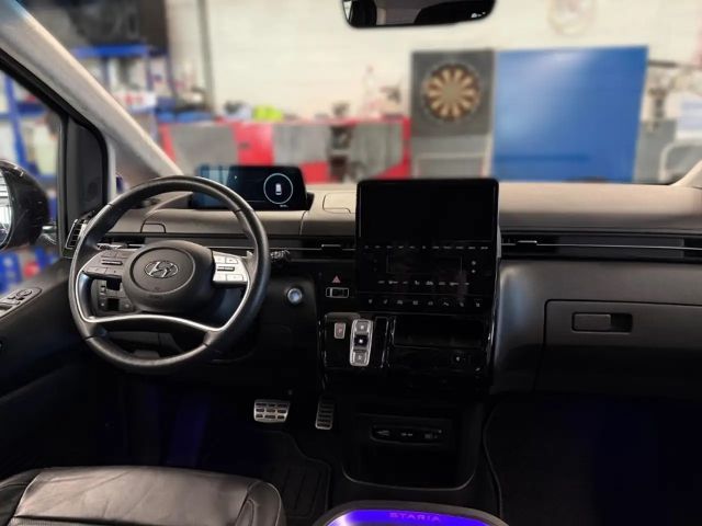 Hyundai Staria Signature Vierwielaandrijving
