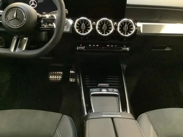 Mercedes-Benz GLB 220 4MATIC AMG Line