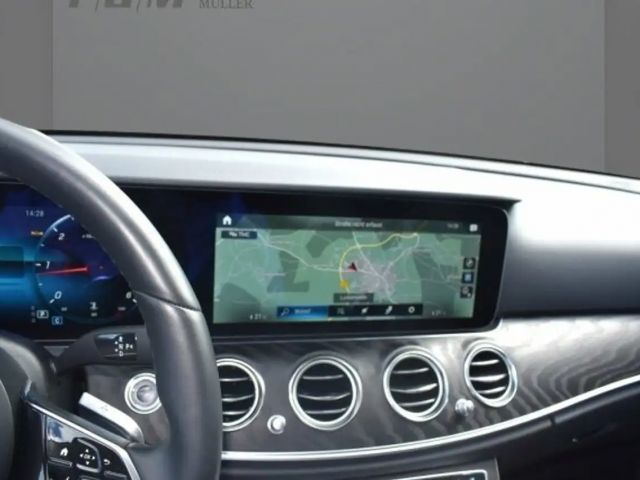 Mercedes-Benz E 200 AVANTGARDE E 200 d Estate