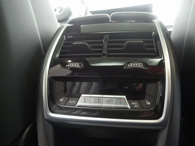 BMW X7 60i | Sitzbelüftung | Sky Lounge | Bowers & Wilkin