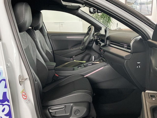 Volkswagen T-Roc 1.5 eTSI DSG R-Line