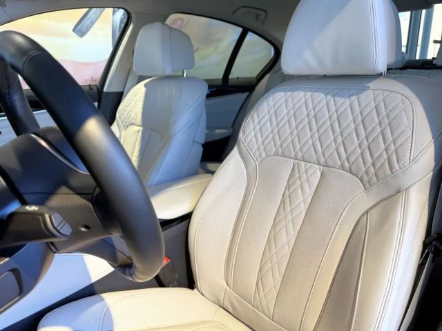 BMW 530 530d Luxury Line Sedan xDrive