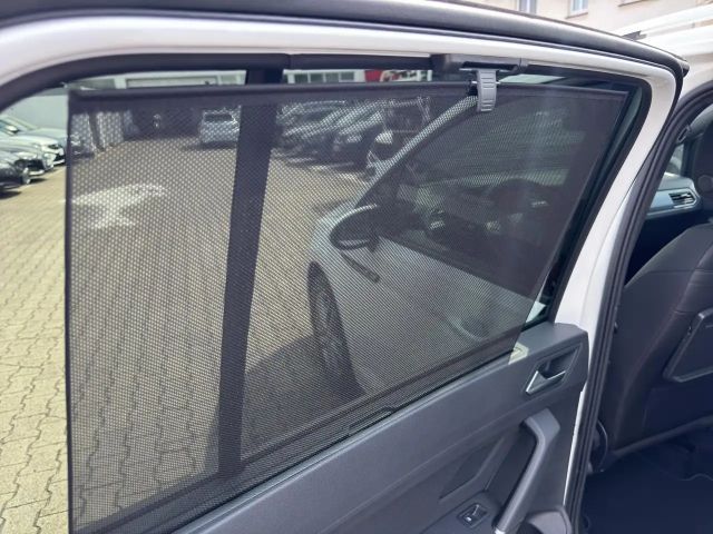 Volkswagen Touran 1.5 TSI DSG R-Line