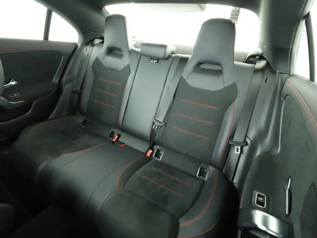 Mercedes-Benz CLA 200 AMG Line Coupé