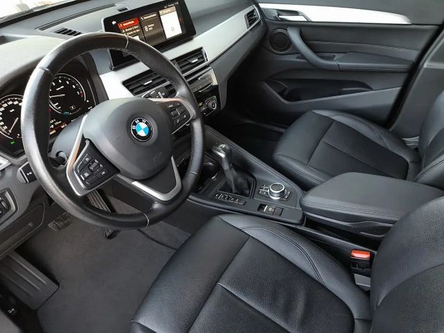 BMW X1 4x4 PHEV Aut. *VOLL LED / NAVI / KAMERA / HEAD-...
