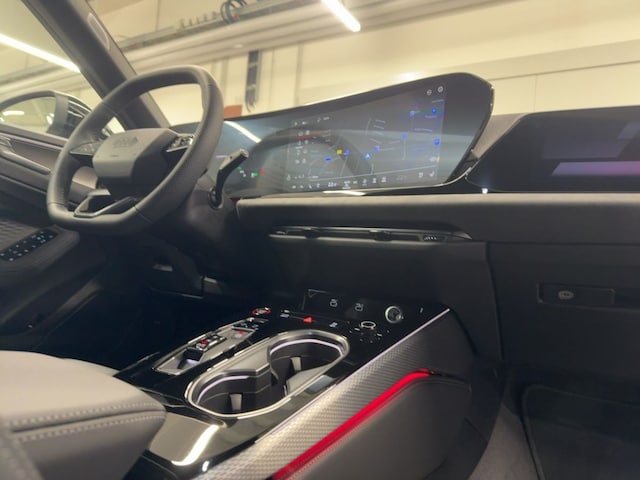 Audi A6 Avant Quattro S-Tronic