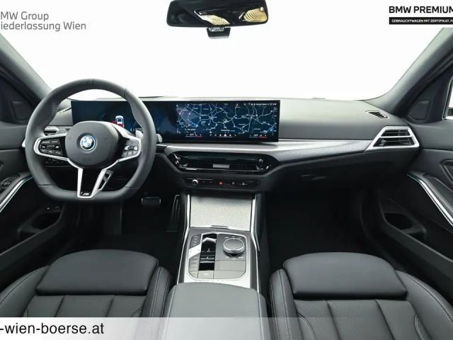 BMW 330 330e xDrive