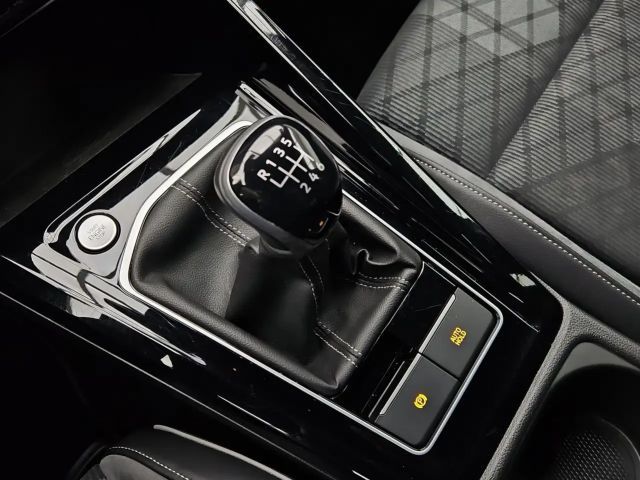 Volkswagen Golf 1.5 TSI R-Line Variant