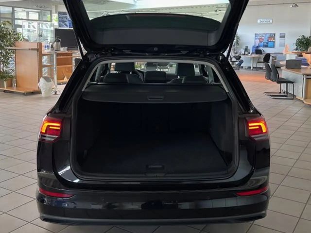 Volkswagen Golf Life Variant