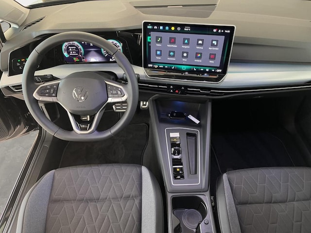 Volkswagen Golf 1.5 eTSI DSG