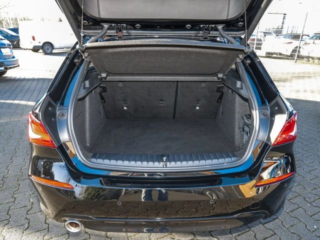 BMW 118 118i Sedan Sport Line