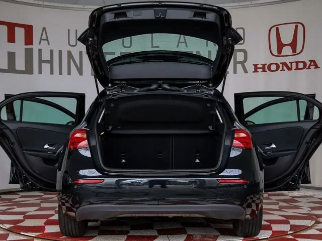 Mercedes-Benz A 180 / NAVI / RÜCKFAHRKAMERA / SITZHEIZUNG