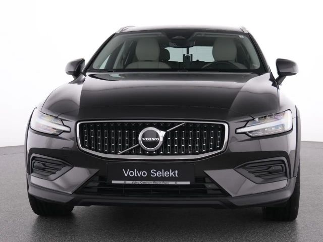 Volvo V60 Cross Country AWD Plus