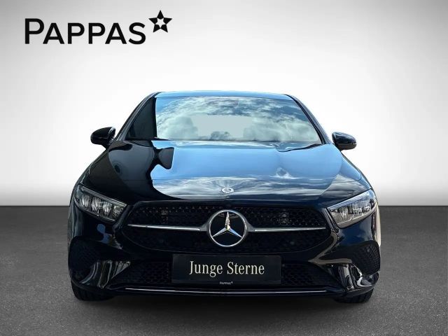 Mercedes-Benz A 180 Hatchback Progressive