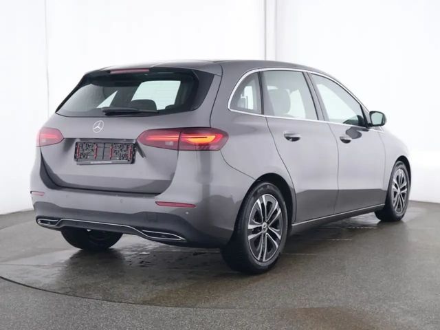 Mercedes-Benz B 200 Progressive Sedan