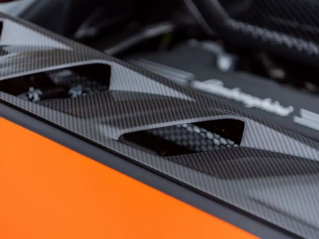 Lamborghini Revuelto *AD PERSONAM*CARBON*FULL ASSIST*SONUS*