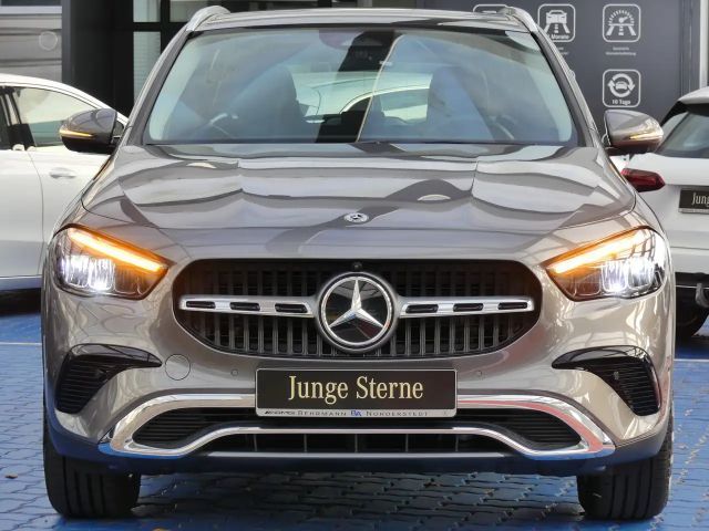 Mercedes-Benz GLA 180 Progressive