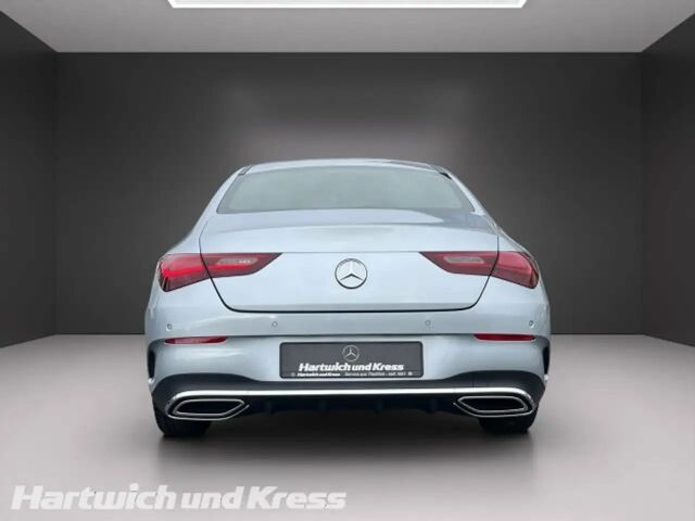 Mercedes-Benz CLA 200 AMG Line Sedan