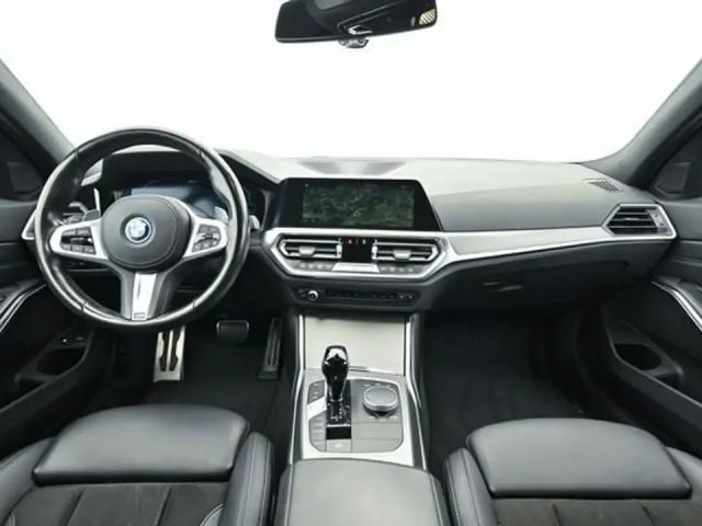 BMW 320 320e M-Sport Touring