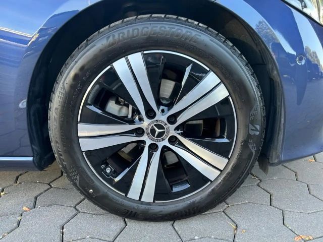 Mercedes-Benz C 180 AVANTGARDE Sedan