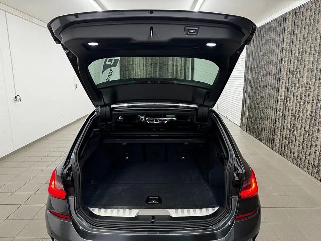 BMW 330 330e M-Sport Touring xDrive