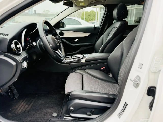 Mercedes-Benz C 220 AVANTGARDE C 220 d Sedan