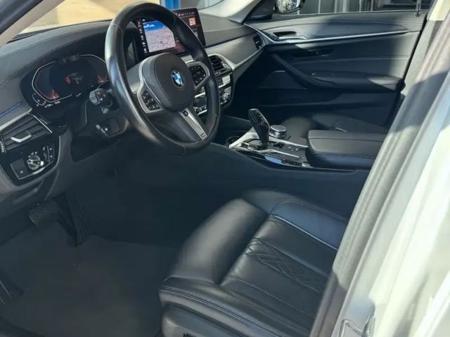 BMW 540 540i Sedan xDrive