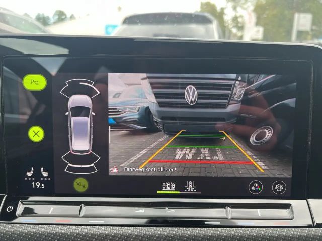 Volkswagen Golf R-Line Variant