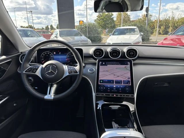 Mercedes-Benz C 200 AVANTGARDE Sedan