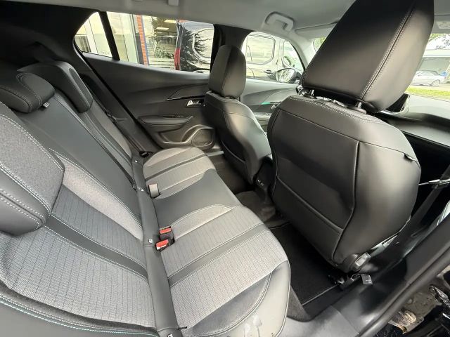 Peugeot E-2008 Allure Pack