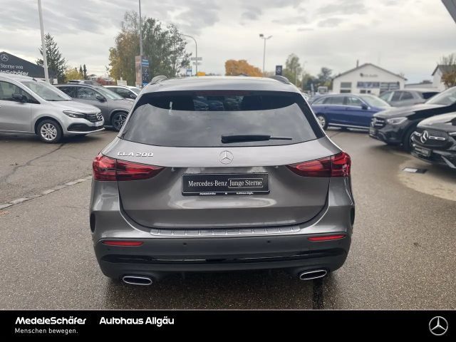 Mercedes-Benz GLA 200 AMG Line